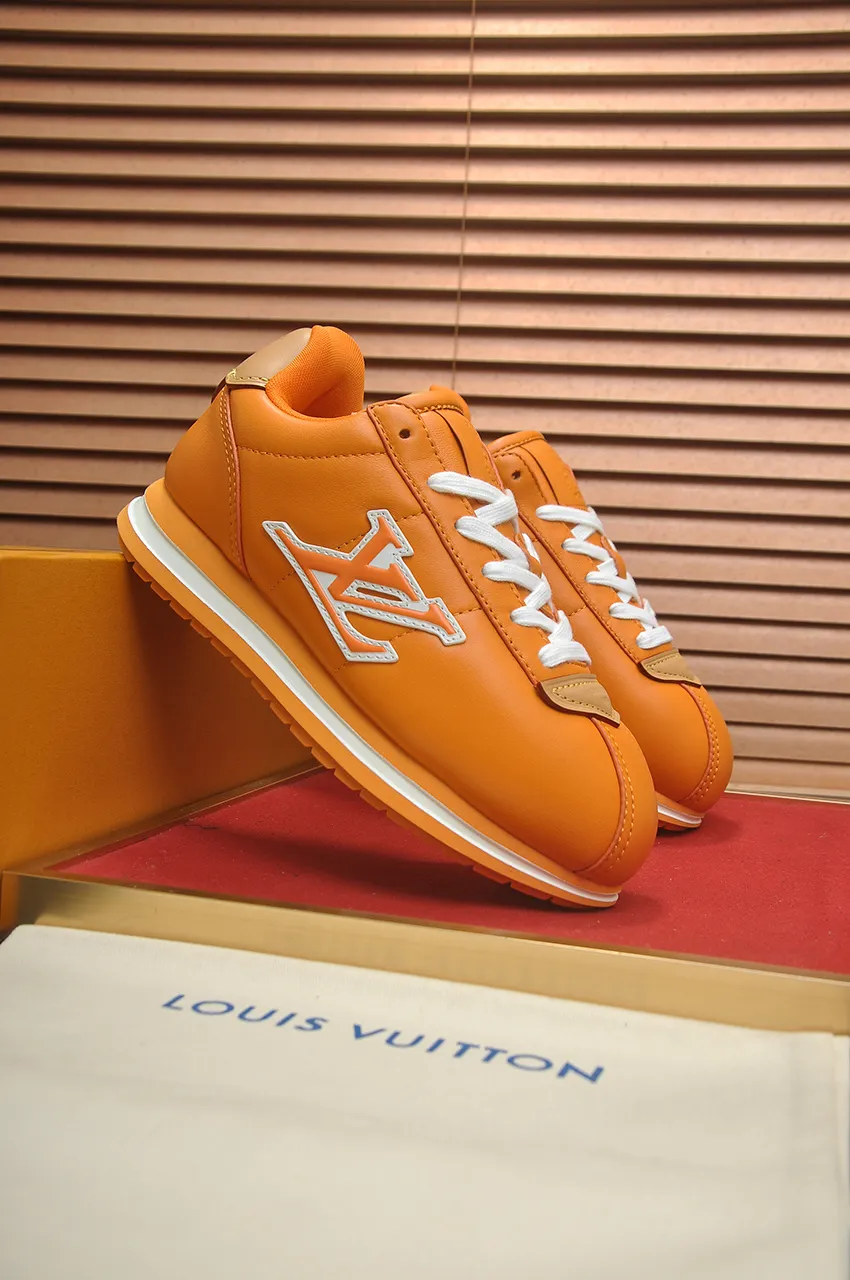 Men's shoes 💰700💶[LOUIS VUITTON] (couples 💑 style) new original order 🍀LV Louis Vuitton * - top version of LV classic trendy shoes! Made of imported original fabrics, mesh lining, and original wear-resistant rubber foam outsole! High quality products! Size (female 35-40) (male 38-44)